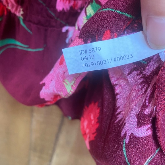 Express Burgundy Floral Wrap Crop Top Size‎ Small 100% Rayon Hand Wash - Picture 7 of 8